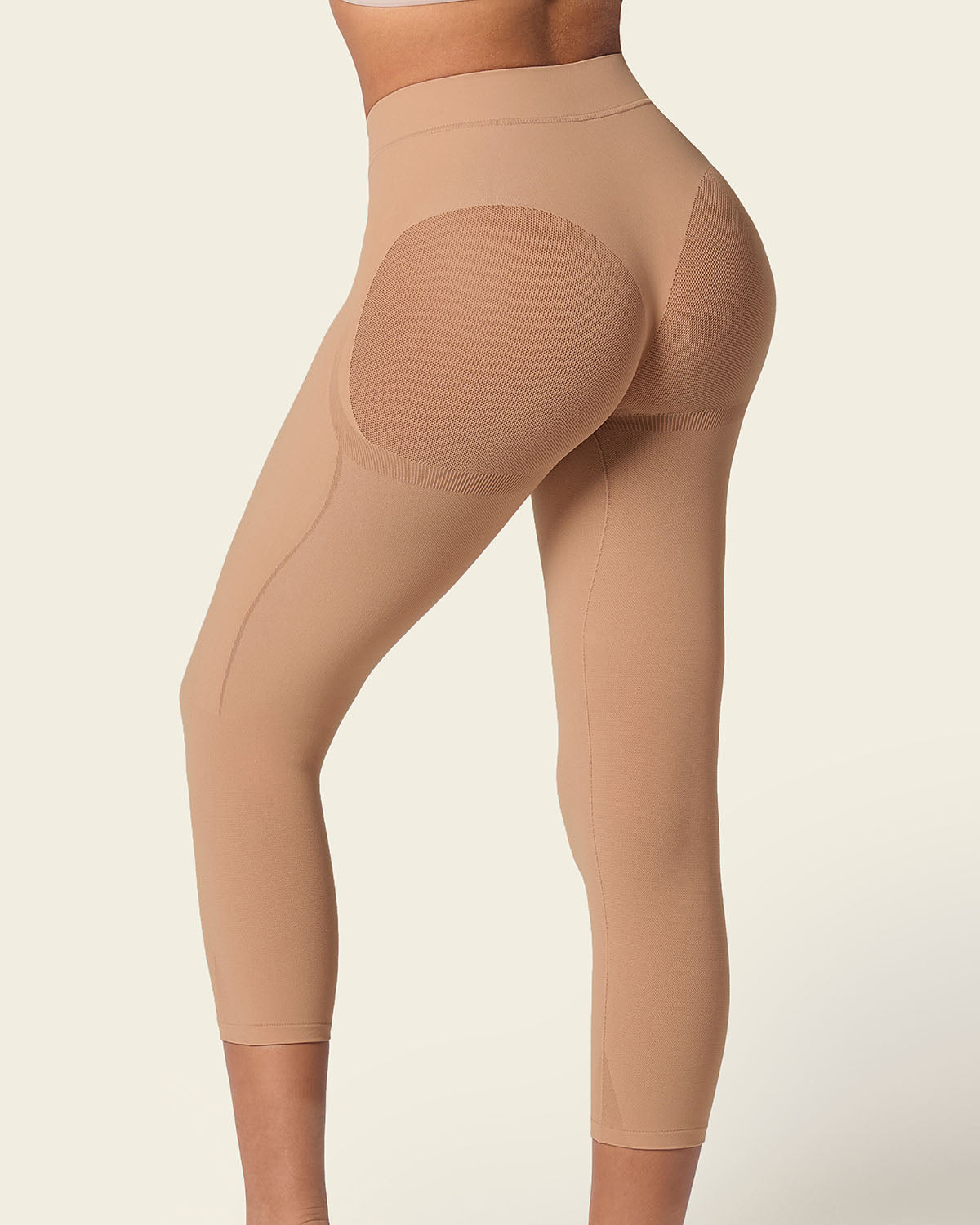 PowerStay Short + SmartShape Capri in Golden Beige