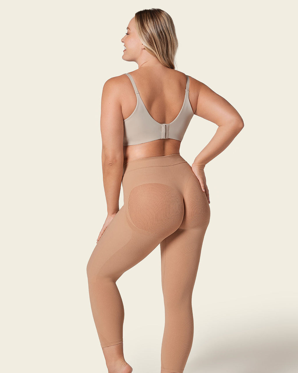 PowerStay Short + SmartShape Capri in Golden Beige