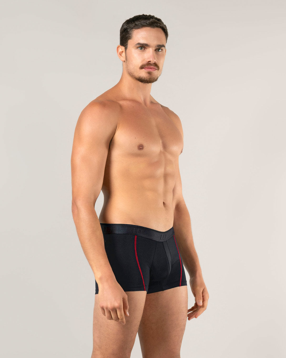 Supportive Super-Cool Trunk with Ergonomic Pouch