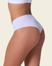 000 White