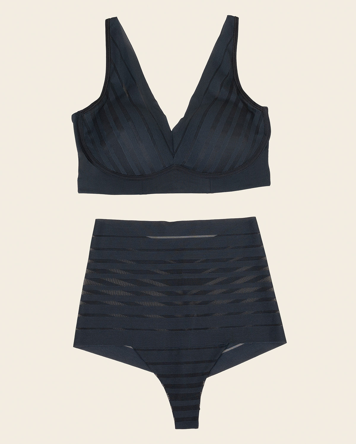 Daily Bra & UltraStripe Undetectable in Black